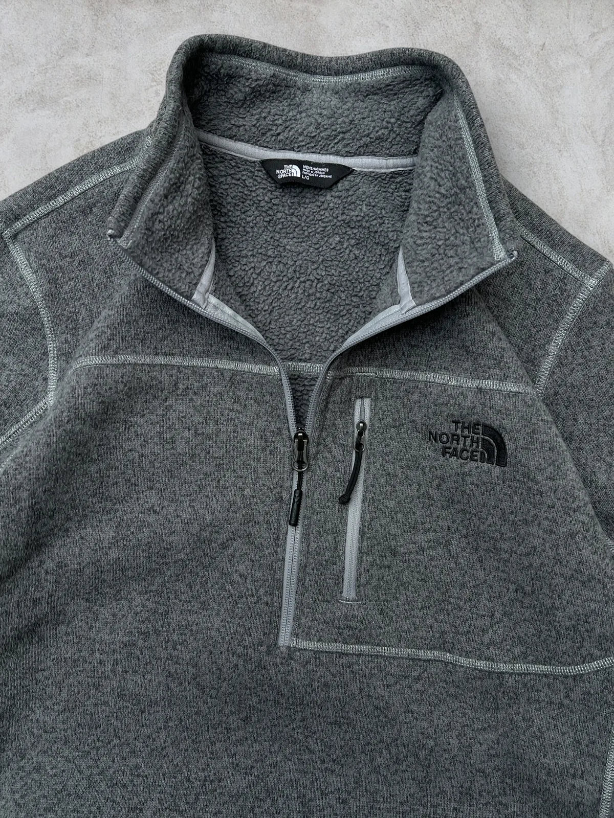 Suéter TNF clásico talla L