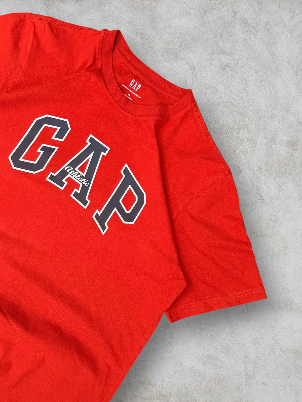 Playera clásica “GAP” Athletic talla M
