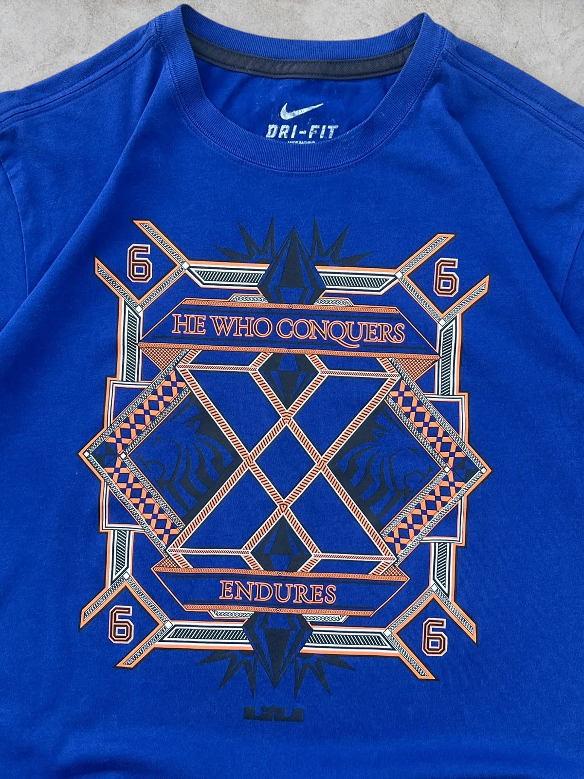 Nike LeBron James talla M