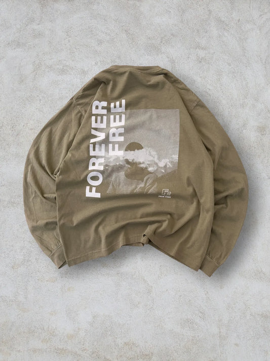 Camiseta “Forever Free” by Confort Colors talla L - Verde Militar