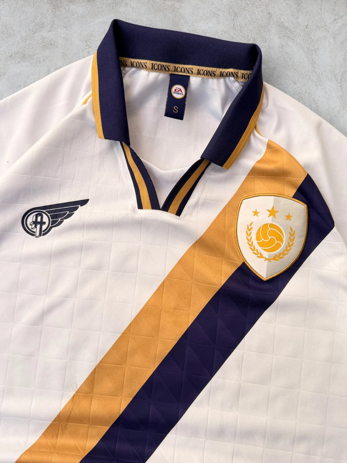FIFA Icons Jersey OFICIAL by EA Sports talla S