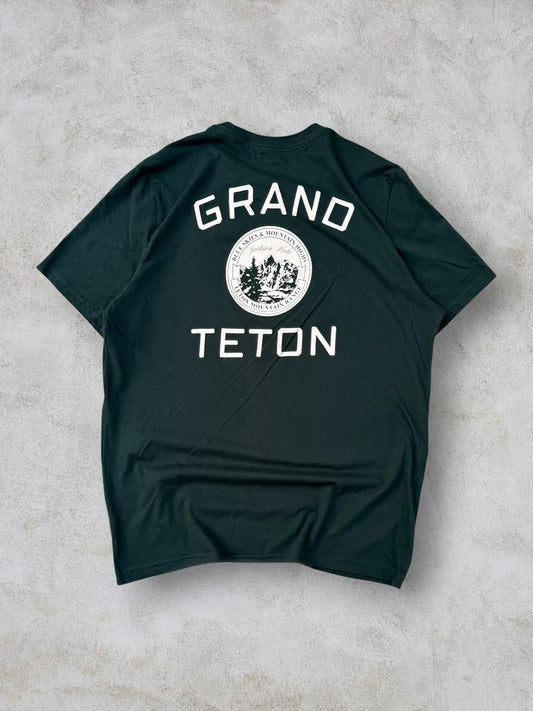Old Navy “Grand Teton” Mountain talla L